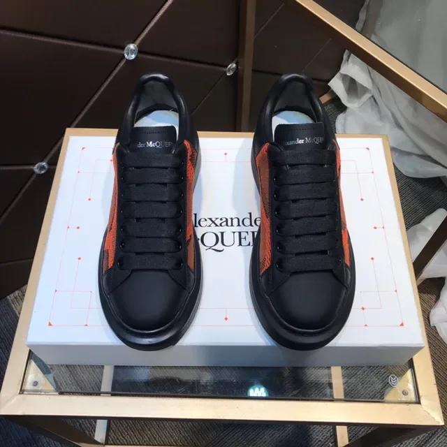 Alexander McQueen Tênis Oversized Preto e Laranja Malha Lifestyle Sneakers 7