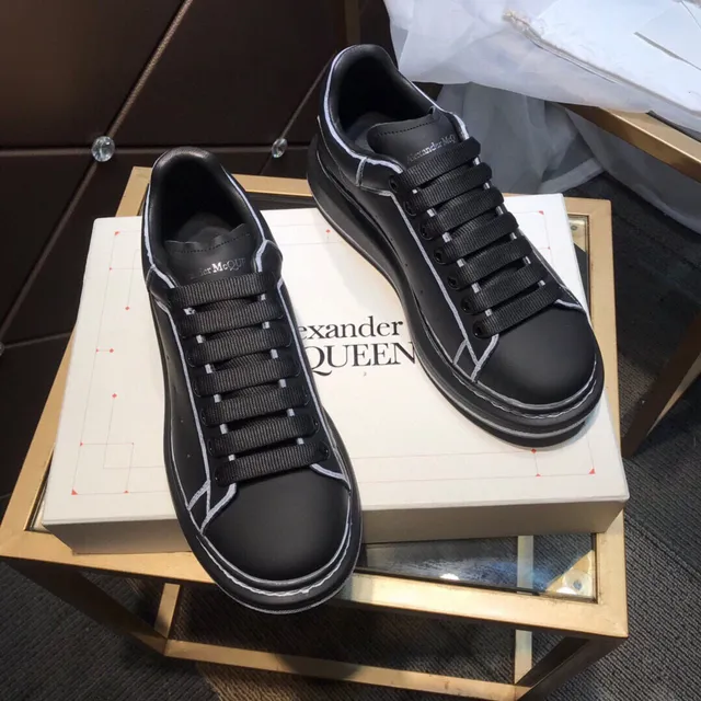 Alexander McQueen Zapatillas Oversized Negro Blanco Suela Plataforma Costura Contraste Zapatillas Lifestyle 6