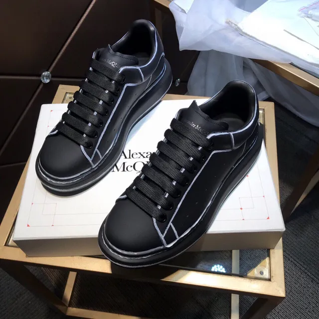 Alexander McQueen Zapatillas Oversized Negro Blanco Suela Plataforma Costura Contraste Zapatillas Lifestyle 8
