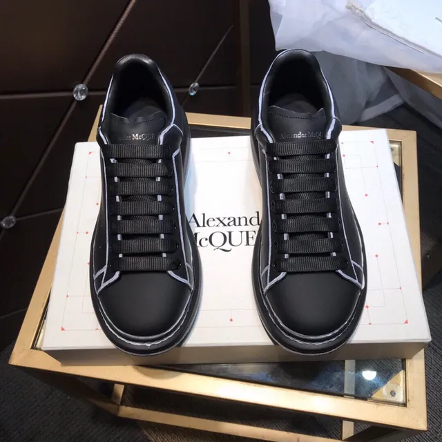 Alexander McQueen Zapatillas Oversized Negro Blanco Suela Plataforma Costura Contraste Zapatillas Lifestyle 9