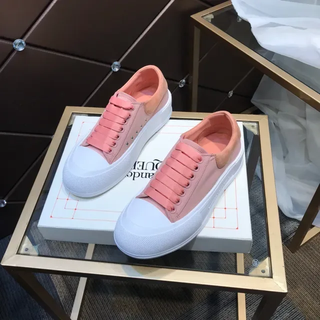 Alexander McQueen Sneakers Oversized Rose et Blanc Lifestyle 8