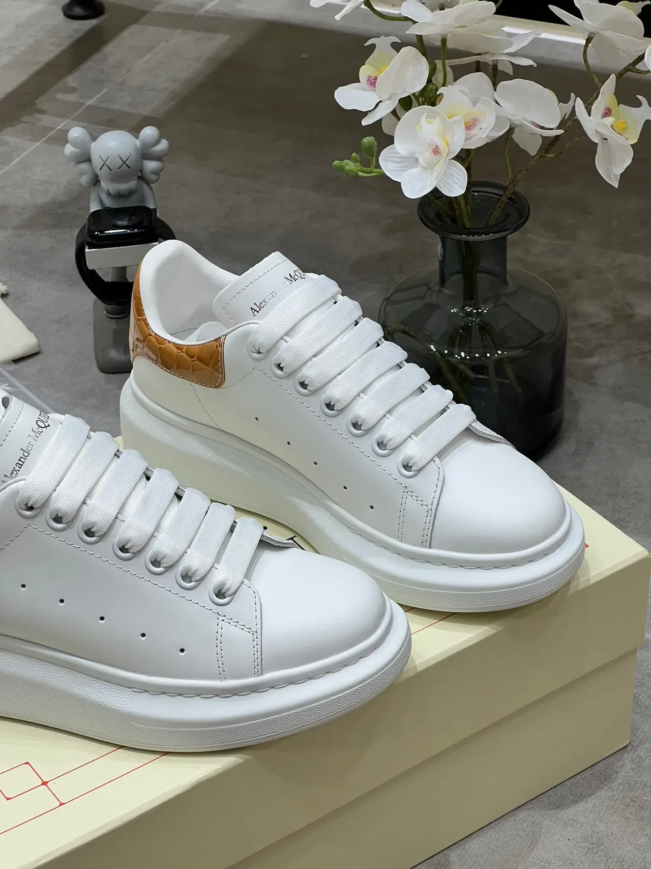 Alexander McQueen Oversized Sneaker White Beige Platform Sole Quilted Leather Heel Tab Lifestyle Sneakers 2