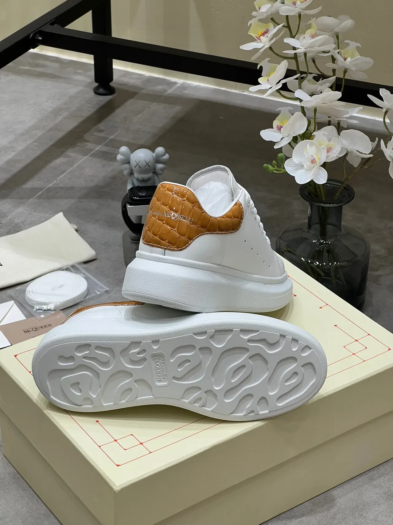 Alexander McQueen Oversized Sneaker White Beige Platform Sole Quilted Leather Heel Tab Lifestyle Sneakers 3