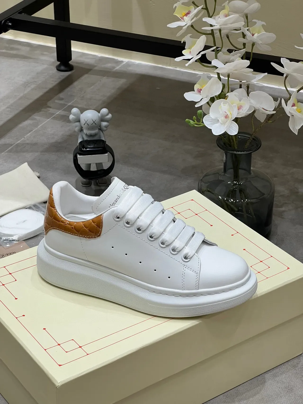 Alexander McQueen Oversized Sneaker White Beige Platform Sole Quilted Leather Heel Tab Lifestyle Sneakers 4