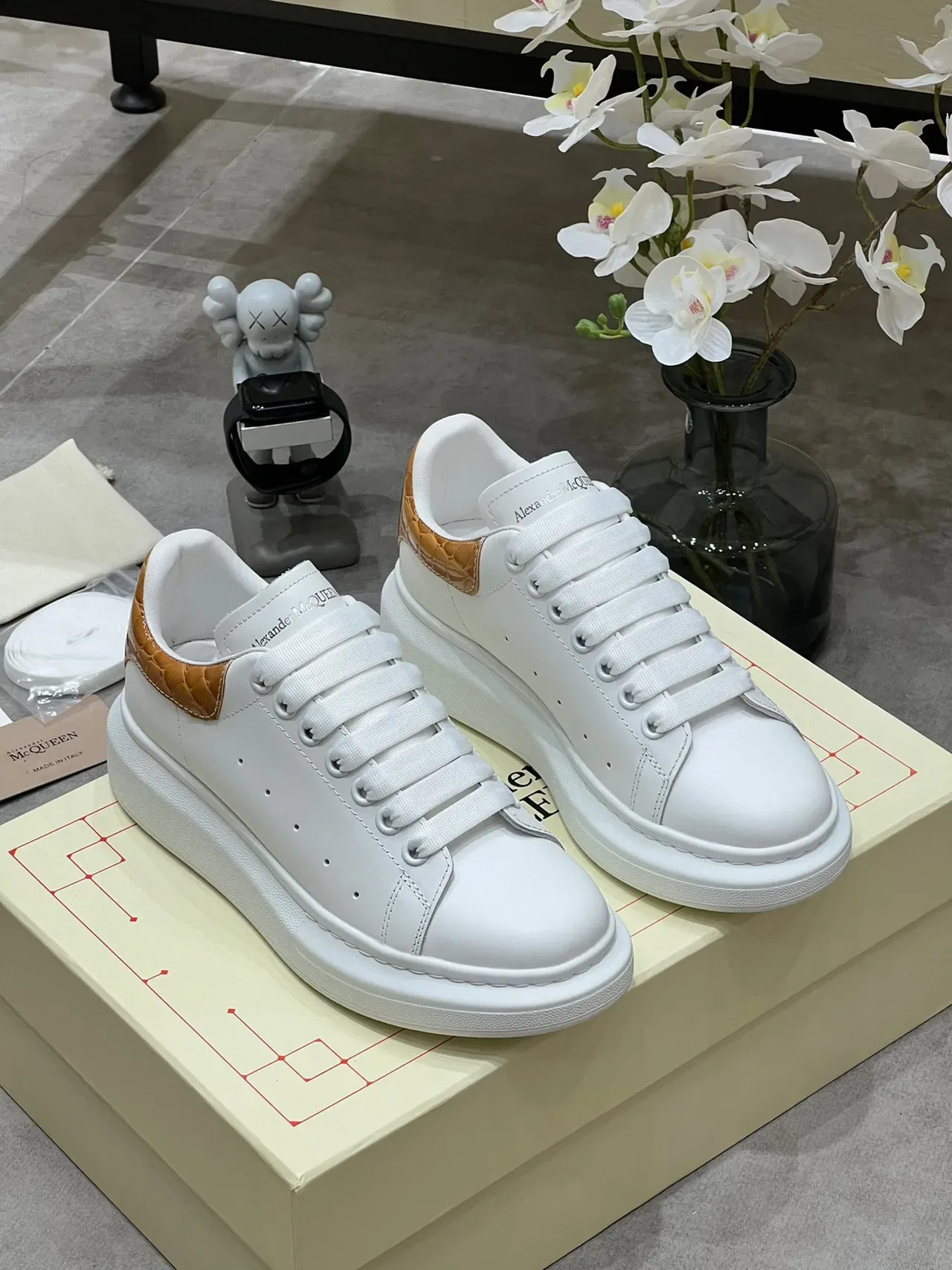 Alexander McQueen Oversized Sneaker White Beige Platform Sole Quilted Leather Heel Tab Lifestyle Sneakers 9