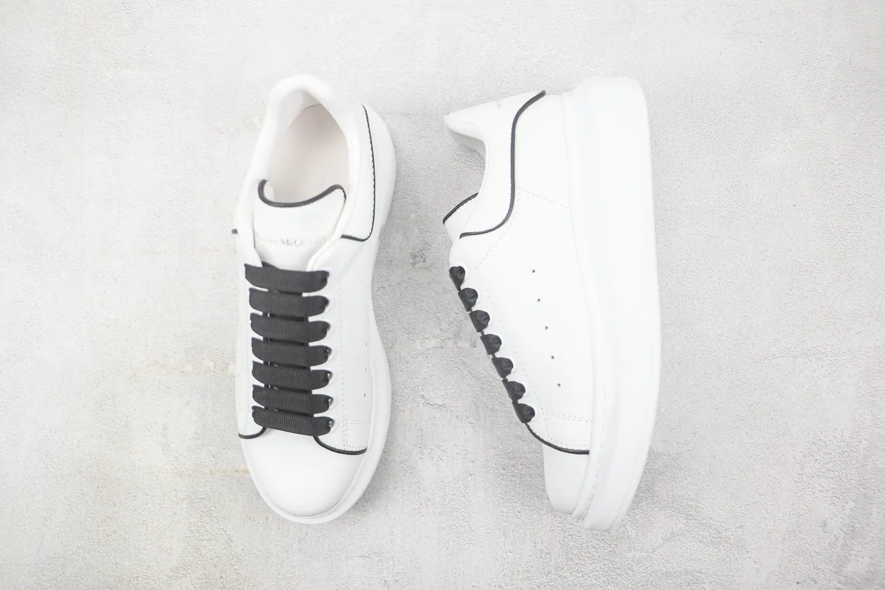 Alexander McQueen Oversized Sneaker White Black Platform Sole Smooth Leather Upper Lifestyle Sneakers 3