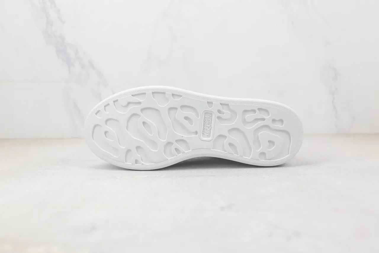 Alexander McQueen Oversized Sneaker White Black Platform Sole Smooth Leather Upper Lifestyle Sneakers 8