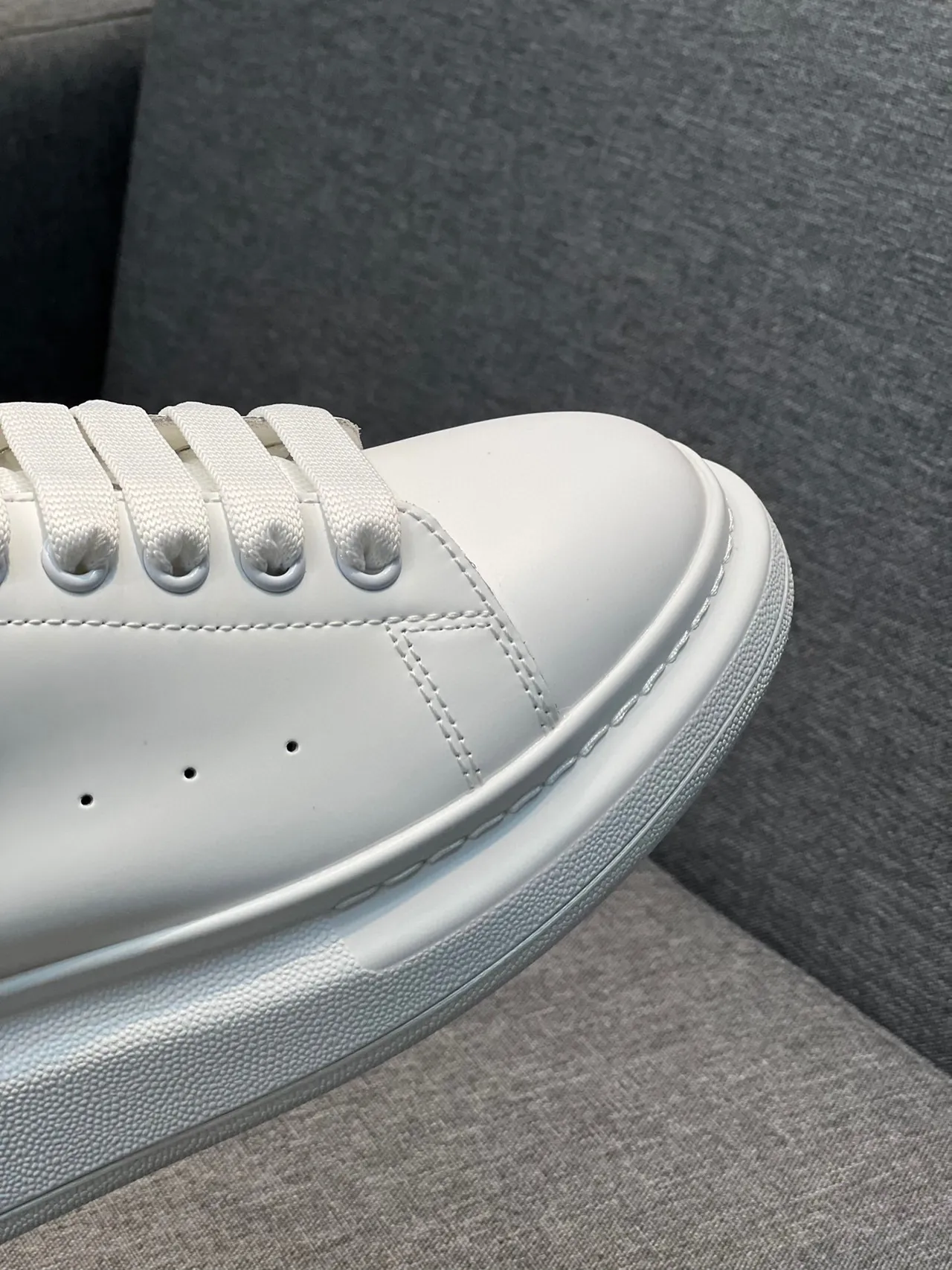Alexander McQueen Oversized Sneaker White Orange Lifestyle Sneakers 3