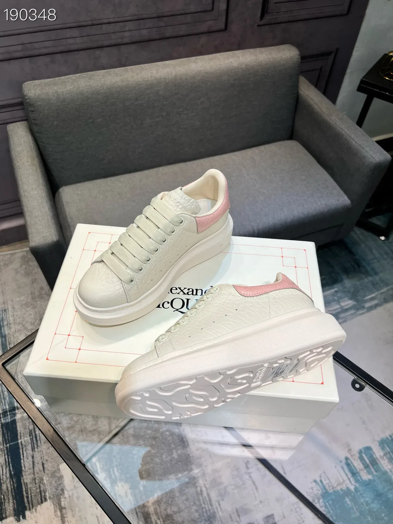 Alexander McQueen ওভারসাইজ্ড স্নিকার সাদা গোলাপি প্ল্যাটফর্ম ক্রক-এমবসড চামড়া লাইফস্টাইল স্নিকার 8