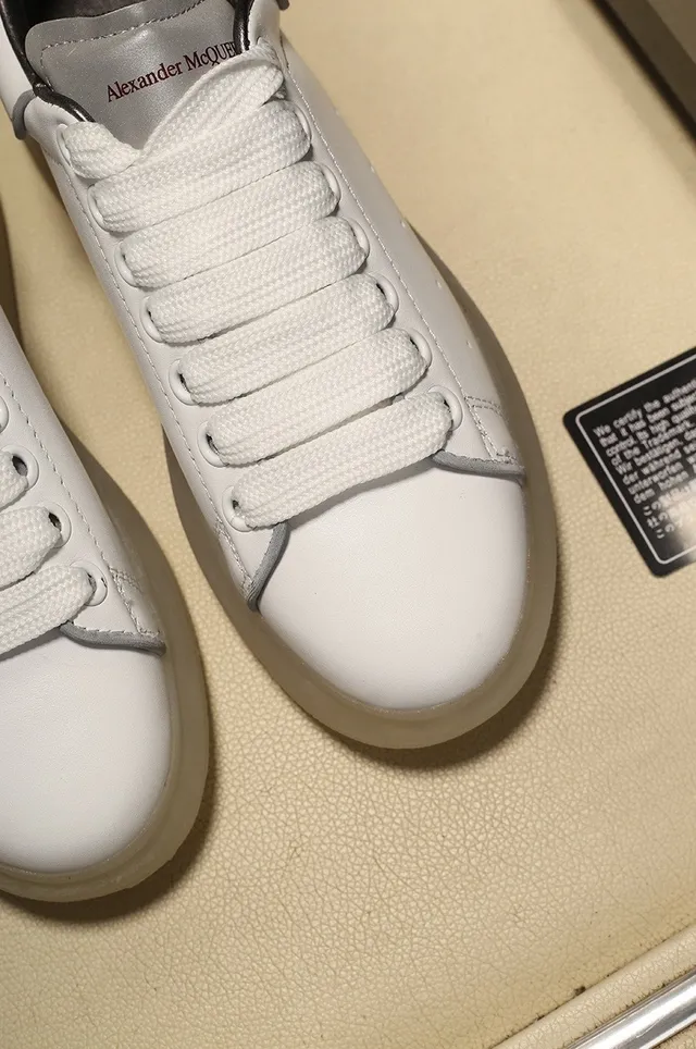 Alexander McQueen Oversized Sneaker সাদা ট্রান্সলুসেন্ট সোল লাইফস্টাইল স্নিকার্স 2