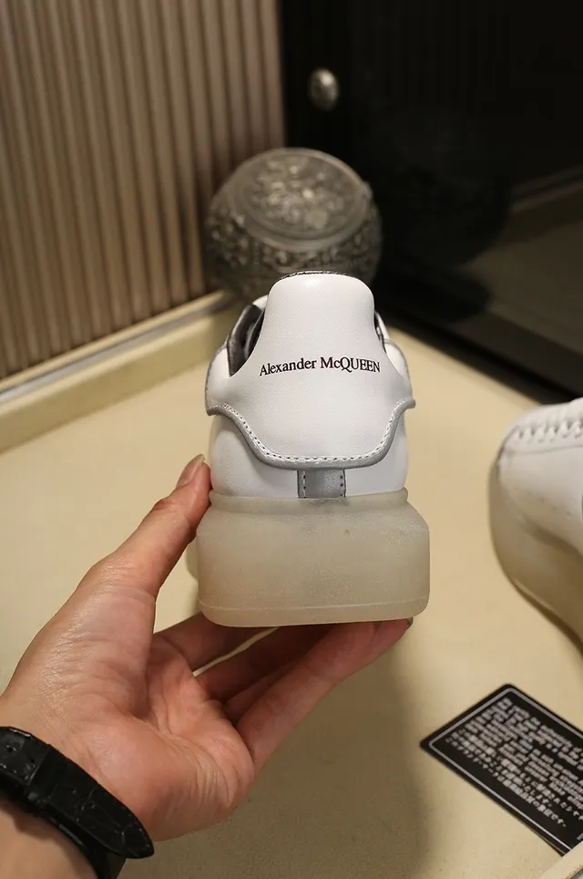 Alexander McQueen Oversized Sneaker সাদা ট্রান্সলুসেন্ট সোল লাইফস্টাইল স্নিকার্স 3