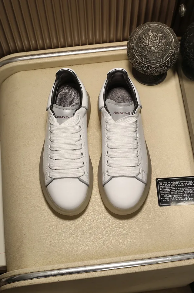 Alexander McQueen Oversized Sneaker সাদা ট্রান্সলুসেন্ট সোল লাইফস্টাইল স্নিকার্স 8