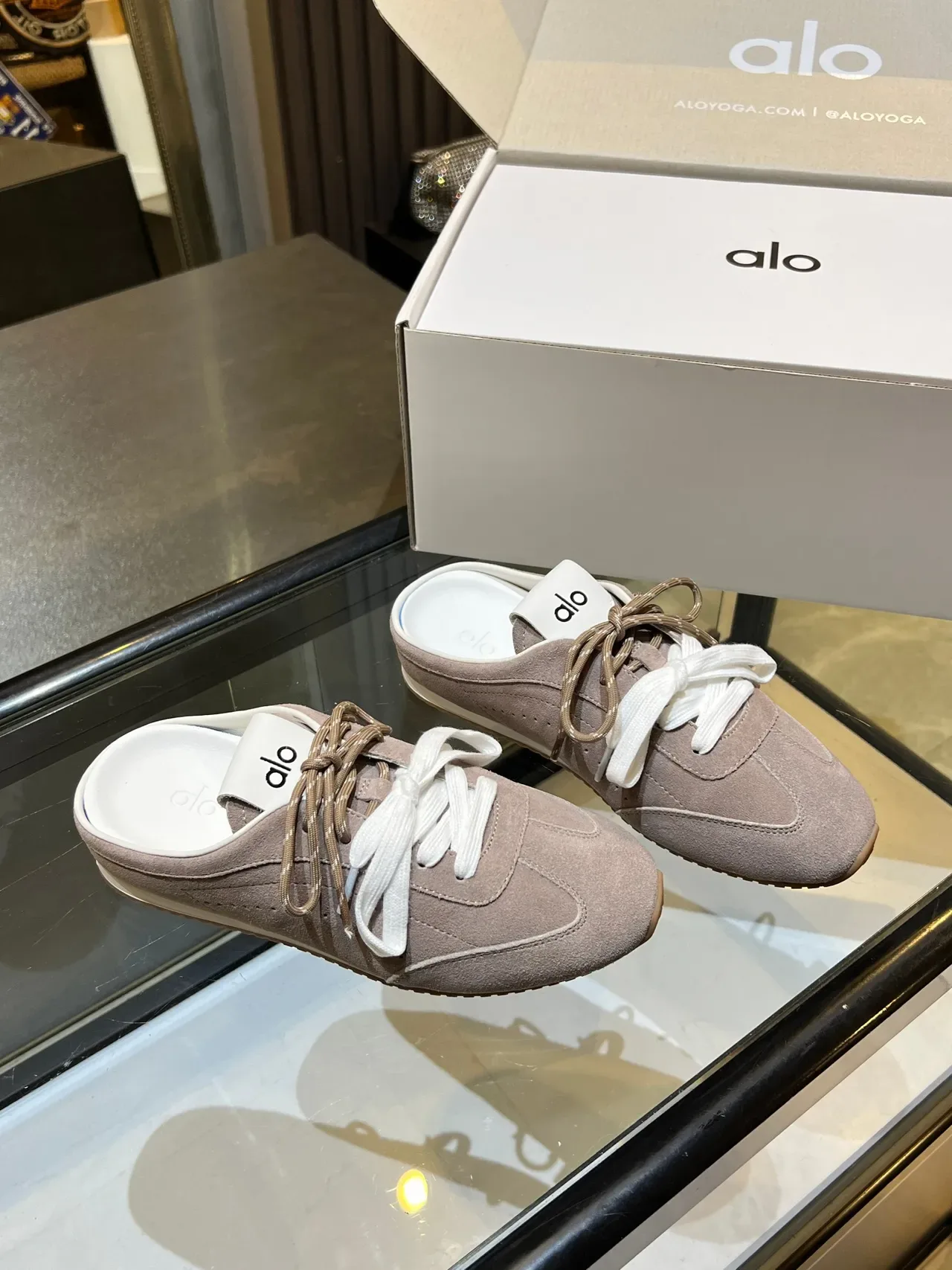 Alo Beige White Suede Upper Dual-Tone Laces Lifestyle Sneakers 3