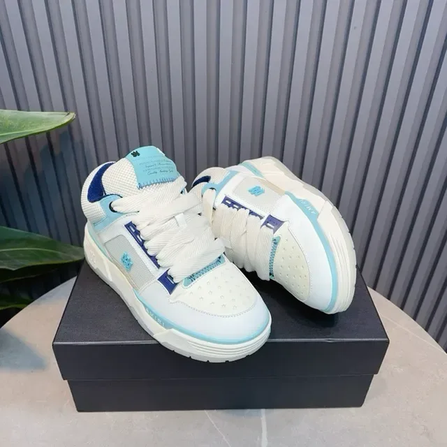 Amiri MA Court Blanc Bleu clair Bleu marine Sneakers lifestyle 2