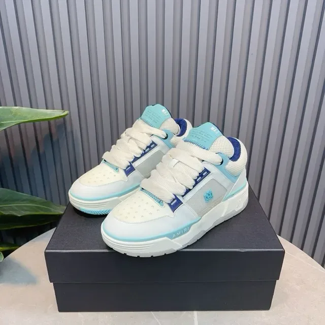 Amiri MA Court Blanc Bleu clair Bleu marine Sneakers lifestyle 3