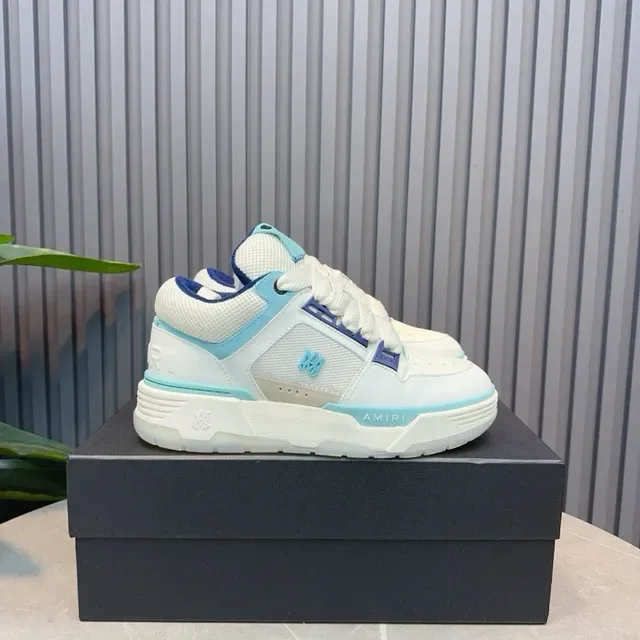 Amiri MA Court Blanc Bleu clair Bleu marine Sneakers lifestyle 4