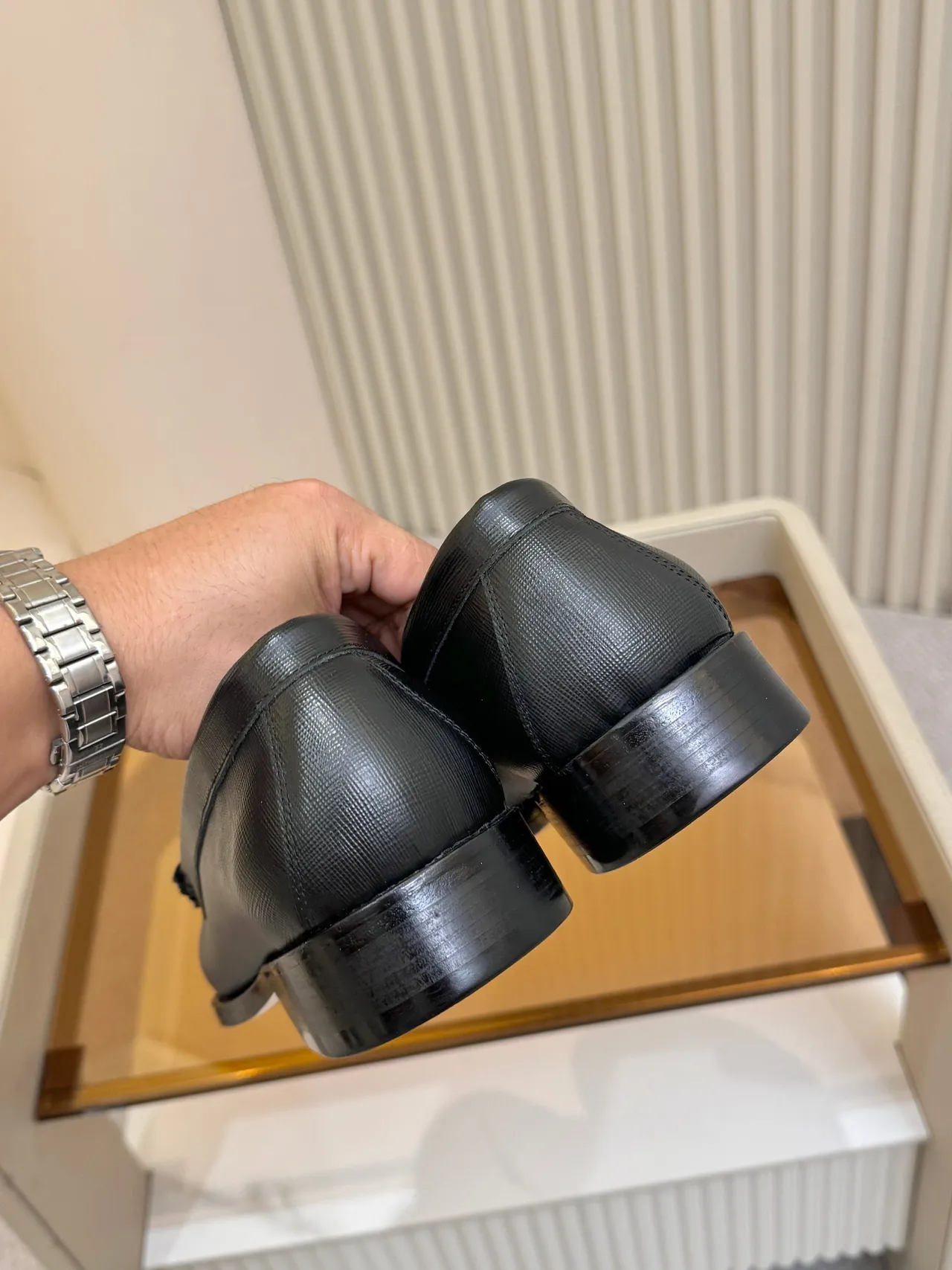 Amiri Skel Top Loafer mocassins en cuir noir à chaîne dorée 3