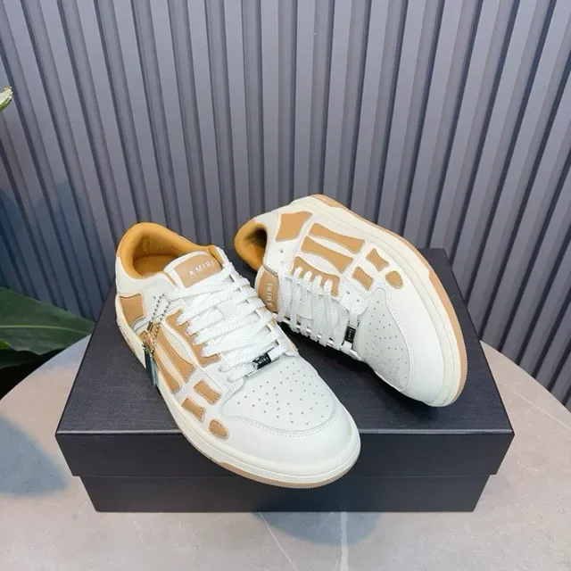 Amiri Skel Top Low White and Tan tênis lifestyle 4