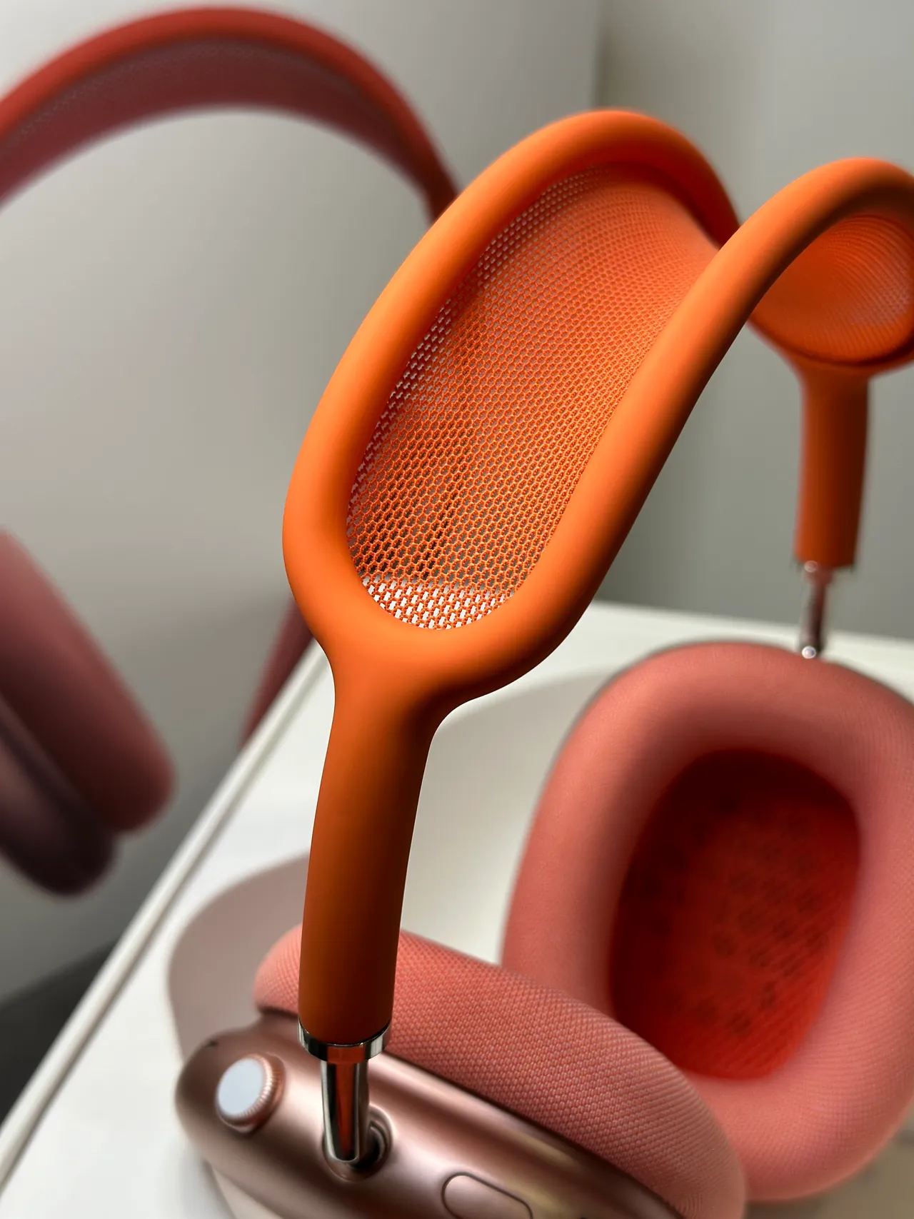 Apple AirPods Max Orange Over-ear Headphones 11