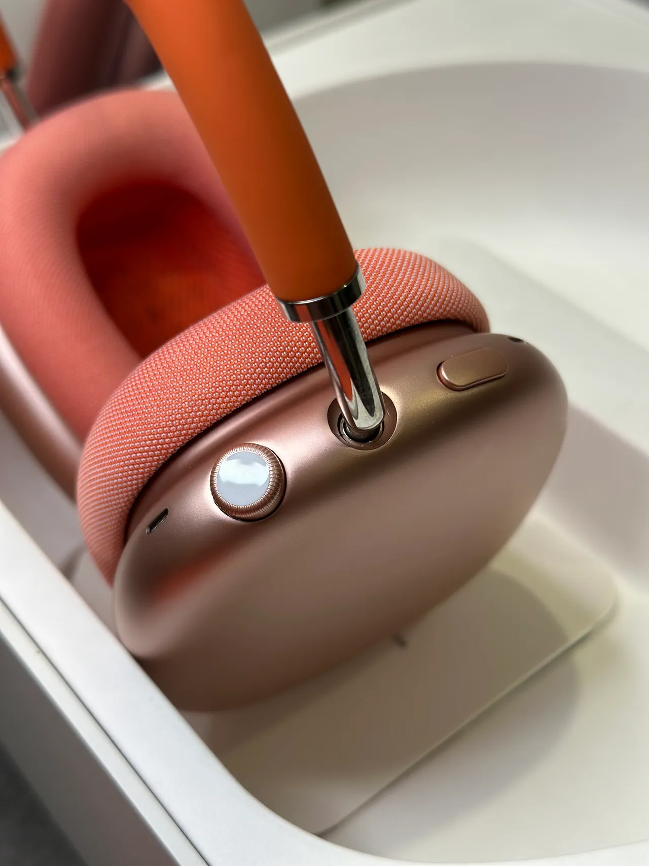 Apple AirPods Max Orange Over-ear Headphones 12