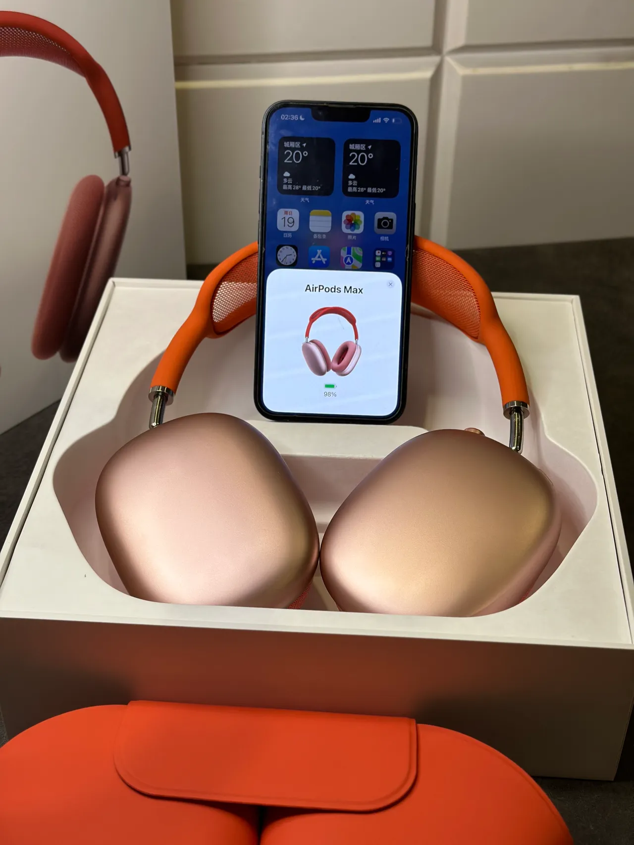 Apple AirPods Max Orange Over-ear Headphones 14