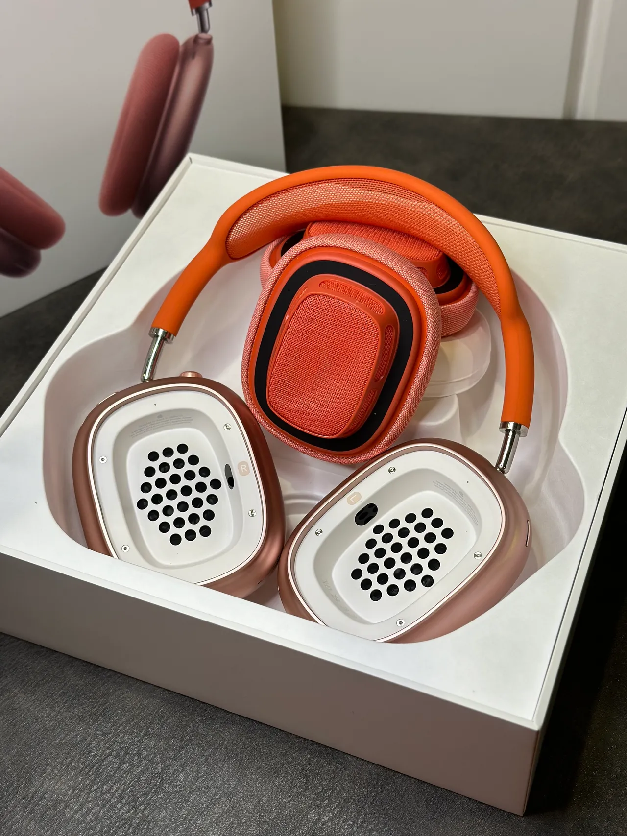 Apple AirPods Max Orange Over-ear Headphones 16