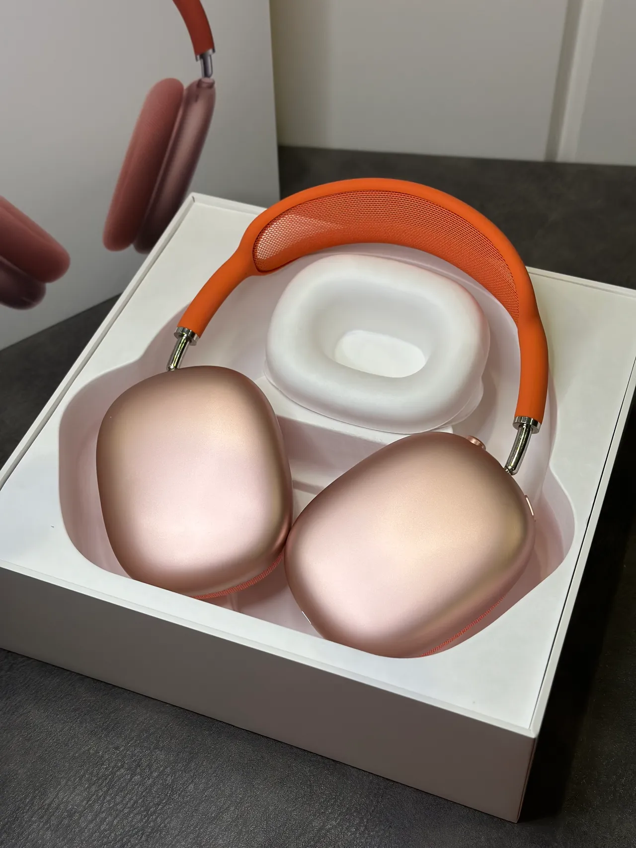 Apple AirPods Max Orange Over-ear Headphones 17