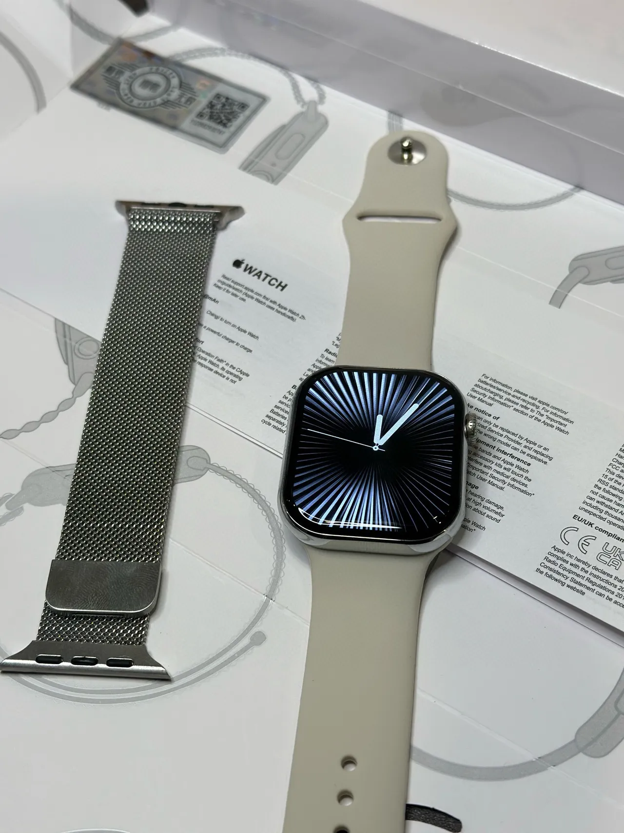 Apple Argent Beige Biseau Plat Étui en Acier Inoxydable Écran Noir Montre Sport 4