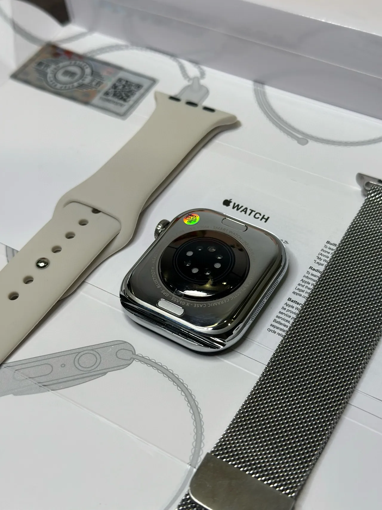 Apple Argent Beige Biseau Plat Étui en Acier Inoxydable Écran Noir Montre Sport 5