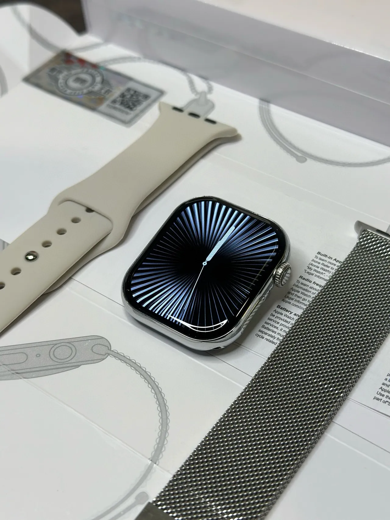 Apple Argent Beige Biseau Plat Étui en Acier Inoxydable Écran Noir Montre Sport 9