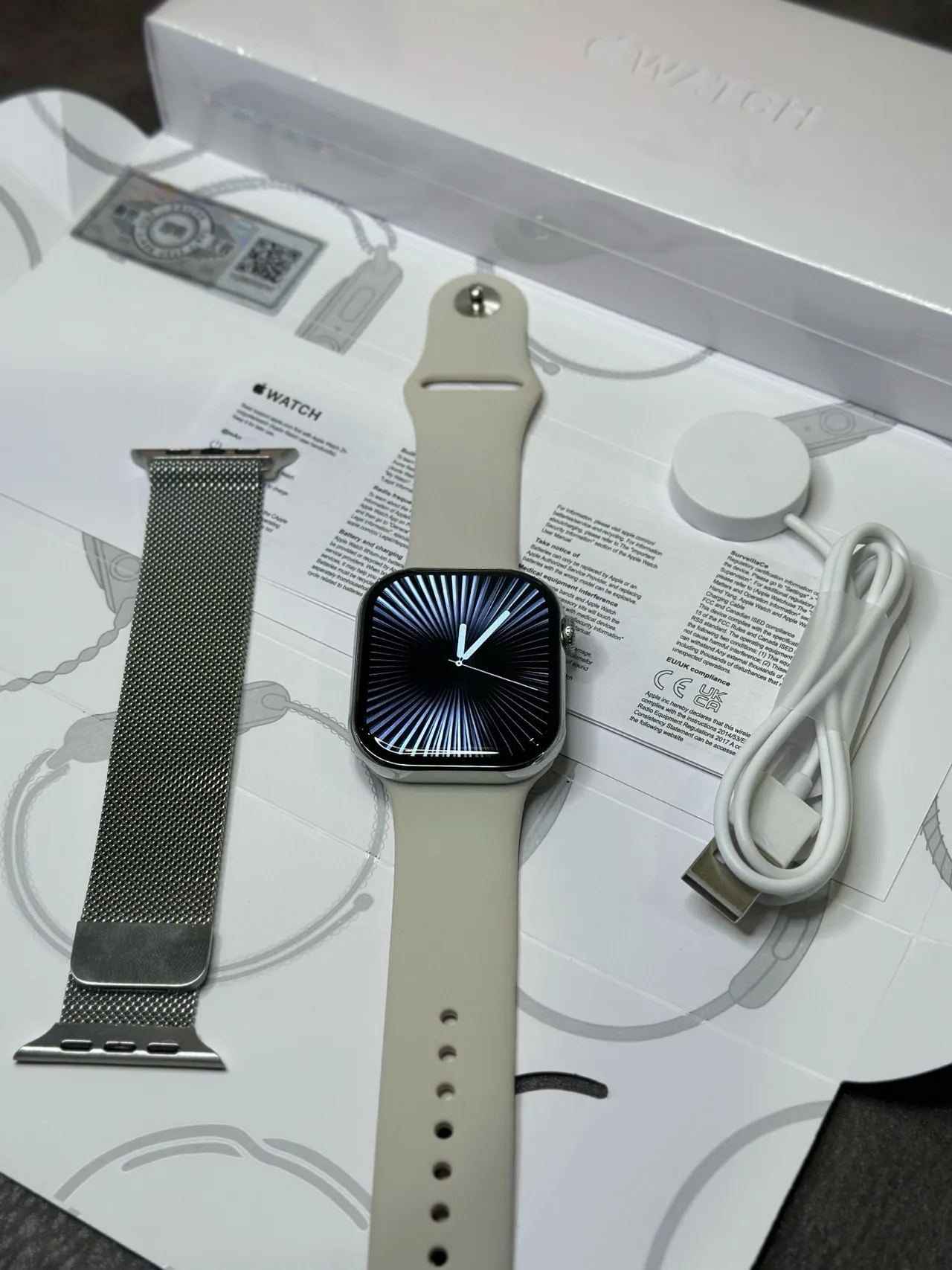 Apple Argent Beige Biseau Plat Étui en Acier Inoxydable Écran Noir Montre Sport 13