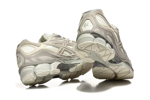 ASICS بيج وجري لايريد سنثيتك كيج مش أبير تشانكي سنيكرز 5