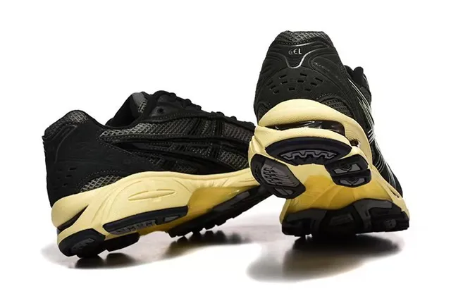ASICS Preto Bege Superior de Malha e Sintético Solado Médio Creme Tênis de Corrida 4