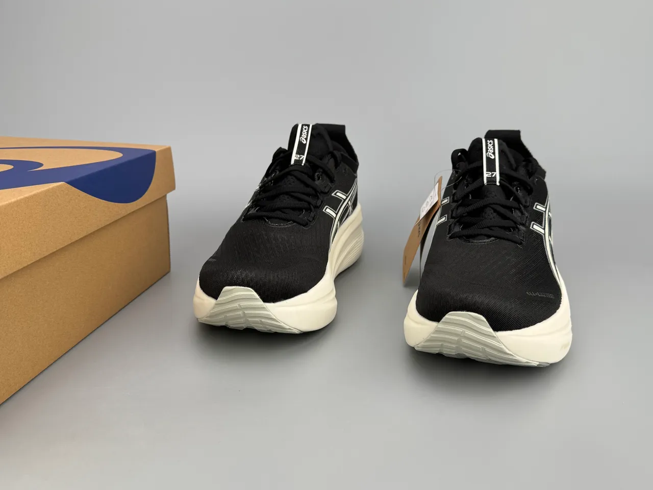 ASICS Black White Engineered Mesh Upper Sculpted Wave-Pattern Midsole Running Shoes 3