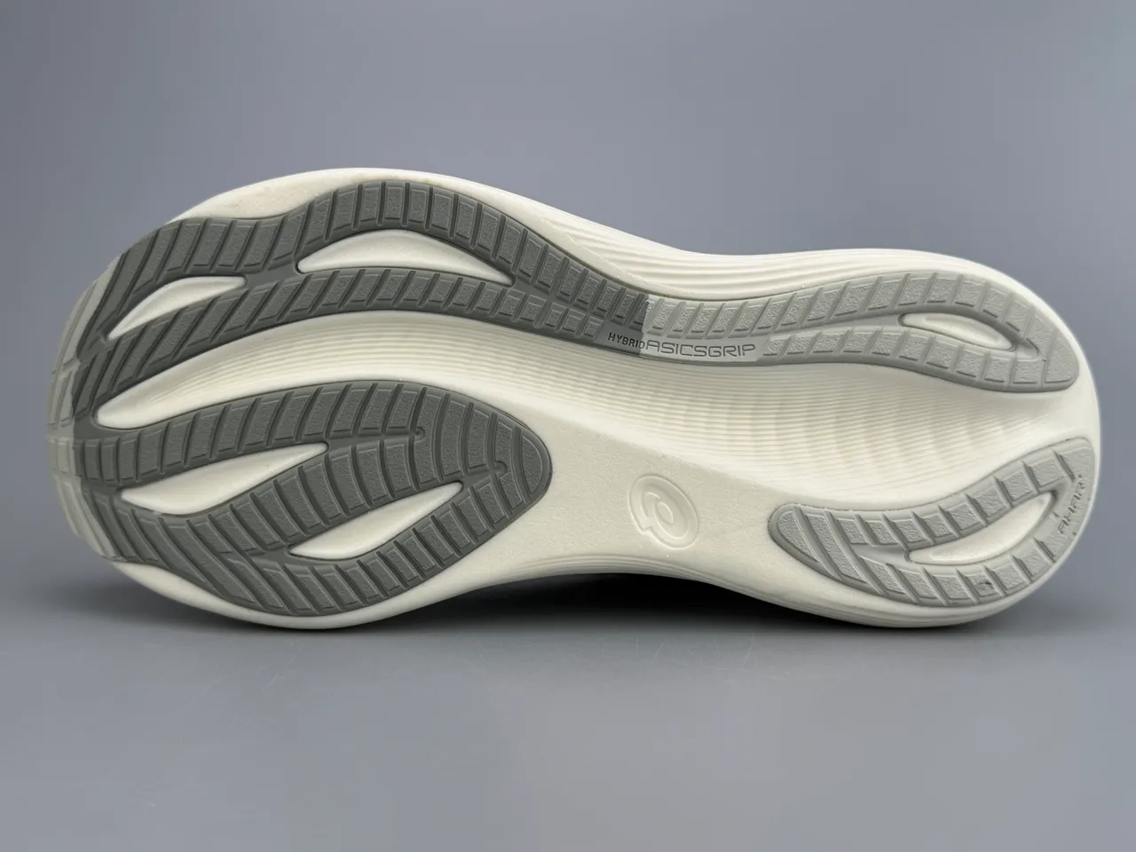 ASICS Black White Engineered Mesh Upper Sculpted Wave-Pattern Midsole Running Shoes 4