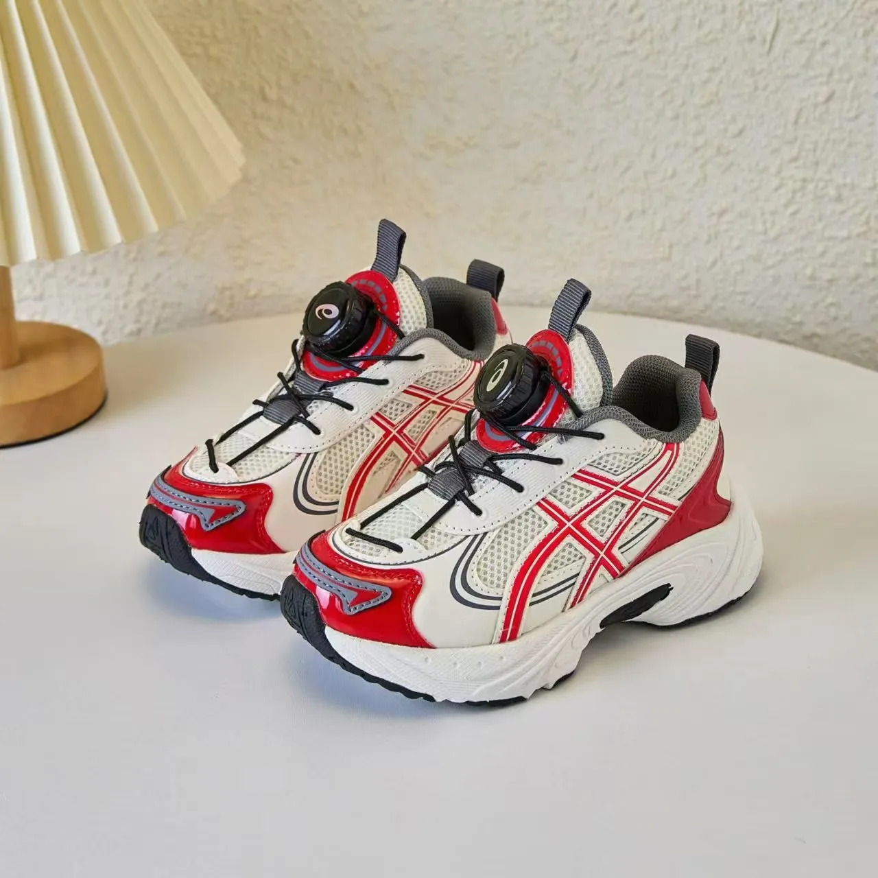 ASICS Gel-Kayano Noir Argent Semelle Plateforme Maille Et Construction Synthétique Recouvrement Chaussures Chunky 19