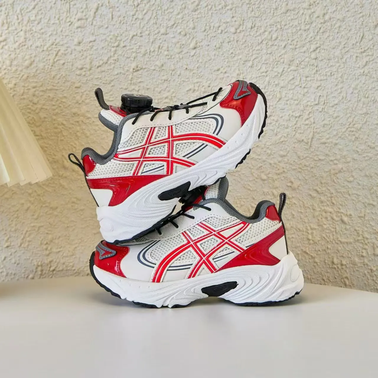 ASICS Gel-Kayano Noir Argent Semelle Plateforme Maille Et Construction Synthétique Recouvrement Chaussures Chunky 20