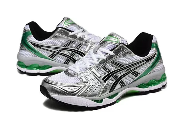 ASICS Gel-Kayano حذاء جري باللون الفضي والأخضر 3
