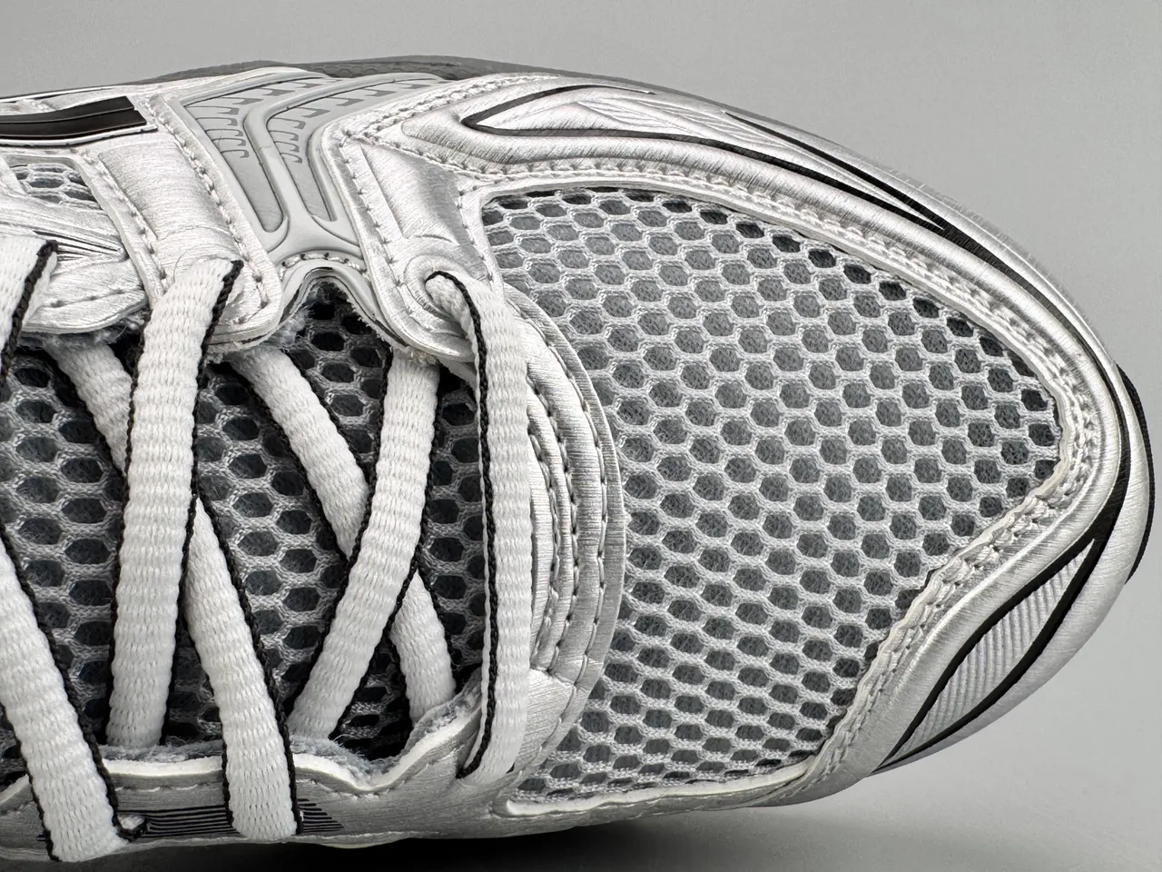 ASICS Gel-Kayano Silver Black Gray Running Shoes 8