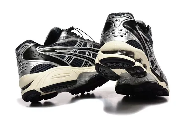 ASICS Argent Noir Métallique Maille Et Synthétique Supérieure Motif Rayures Tigre Chaussures de Course 3