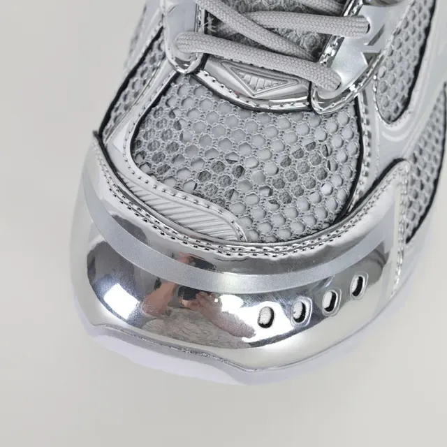 ASICS فضي أبيض طبقات معدنية عاكسة شبكية تنفسية سينيكرز لايف ستايل 5