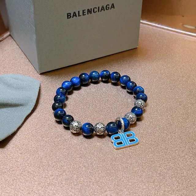 Balenciaga BB Beads سوارة تعويذة مينا باللون الأزرق والفضي 7