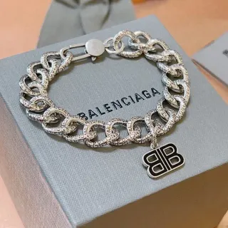 سوار Balenciaga BB Chain منحوت كرب لينك فضي