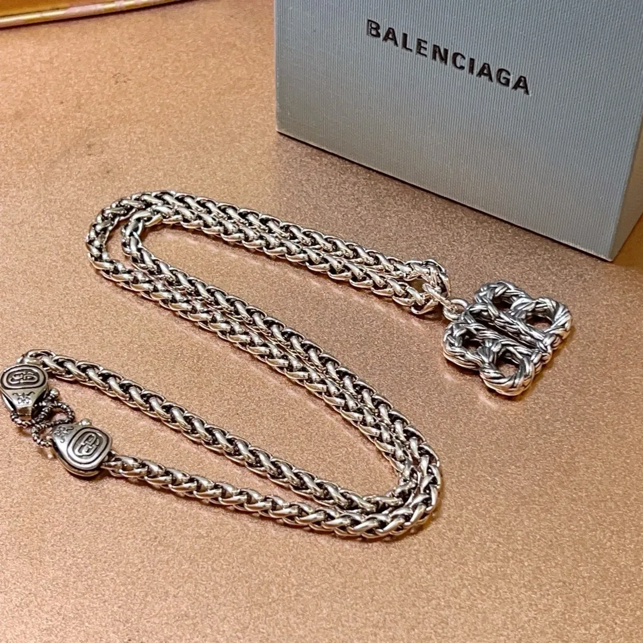 Collier Balenciaga BB Chain Argent Chunky Curb-Link Sculpted Interlocking Pendant 2