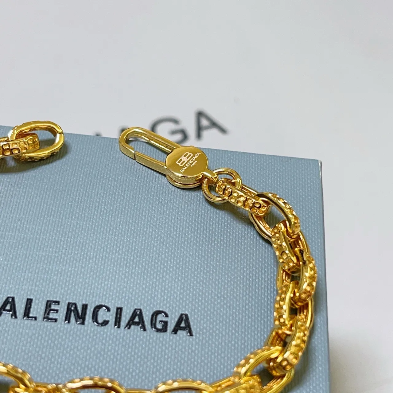 Balenciaga BB Logo Dourado Preto grosso Curb-Link Chain Textured Surfaces Pulseira 3