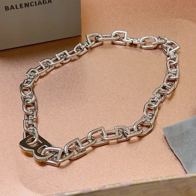 Balenciaga Defender Silver Chunky Link Chain Geometric Interlocking Links Necklace 7