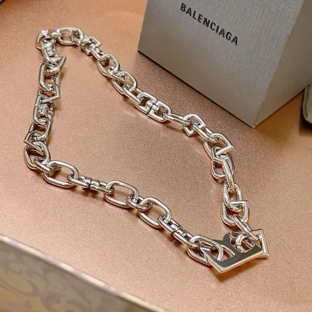 Balenciaga Defender Silver Chunky Link Chain Geometric Interlocking Links Necklace 9