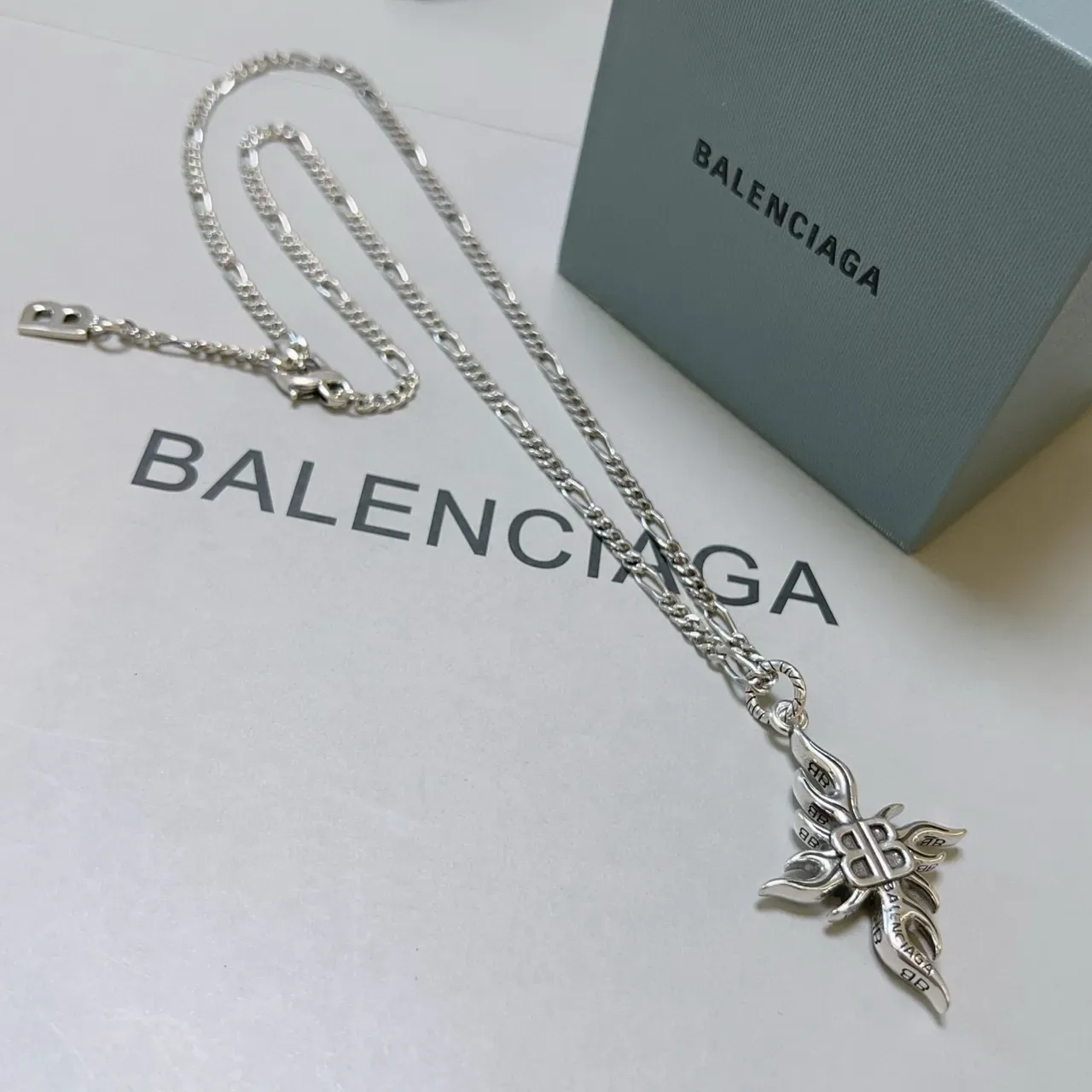 Colar Balenciaga Flame BB Corrente Prata 7