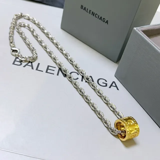 Balenciaga Pendentif Cilindre Or Chaîne Argent Collier 9