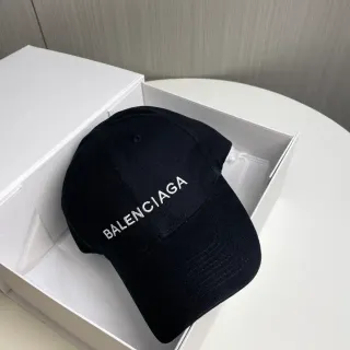Balenciaga Logo Cap কালো সাদা ছয় প্যানেল নির্মাণ সুতাশ করা বেসবল ক্যাপ